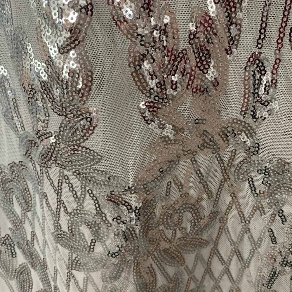 NWT/NIB SILVER OS sequin duster. Get your “Shimmer On”this holiday Season! - Picture 6 of 9